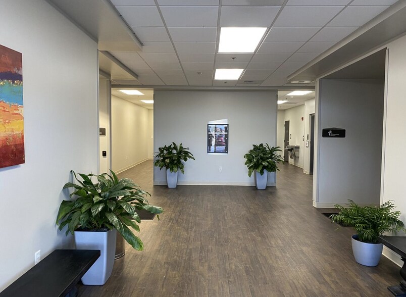 8096 Twin Beech Rd, Fairhope, AL for lease - Interior Photo - Image 2 of 9