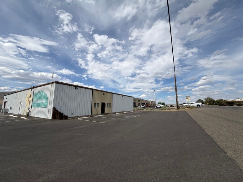 1022 Grass Valley Rd, Winnemucca, NV à vendre - Photo du bâtiment - Image 1 de 42
