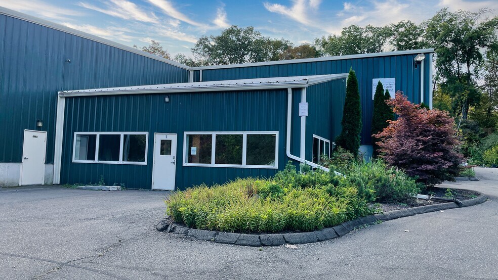 45 Ozick Dr, Durham, CT à louer - Photo du bâtiment - Image 2 de 4