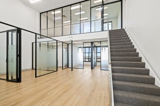 24-32 Lexington Dr, Bella Vista for lease Interior Photo- Image 2 of 5
