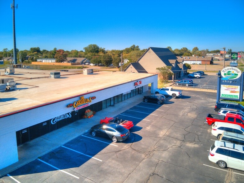 13330 S Memorial Dr, Bixby, OK for lease - Building Photo - Image 3 of 12