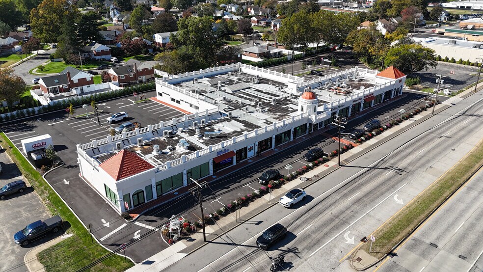 350 S Broadway, Hicksville, NY à louer - Photo du bâtiment - Image 3 de 9