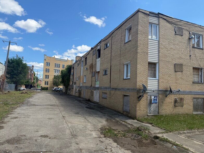 820-830 Merton Rd, Detroit, MI à vendre - Photo du bâtiment - Image 2 de 3