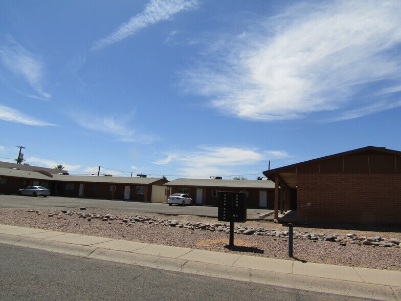 415 W 10th St, Casa Grande, AZ à vendre - Photo du bâtiment - Image 3 de 11