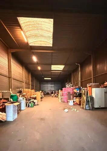 Industrial in Montreuil for lease - Building Photo - Image 2 of 4