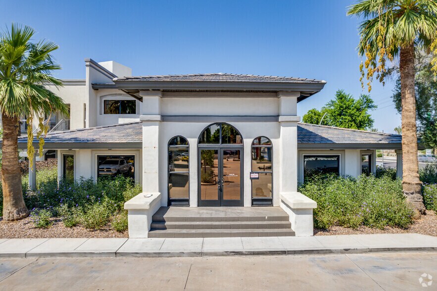 1220 S Alma School Rd, Mesa, AZ à louer - Photo du bâtiment - Image 2 de 6