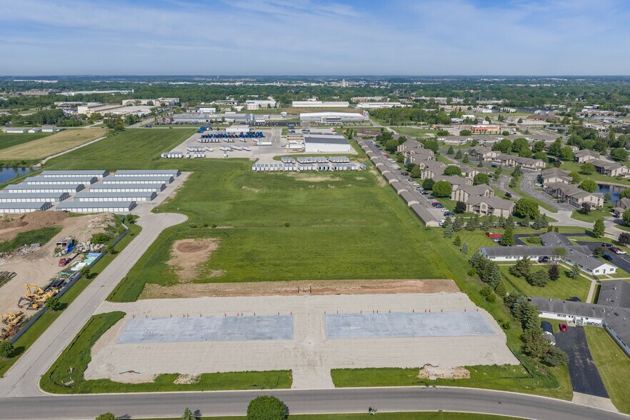 Swan Rd & Storage Ct, De Pere, WI à vendre - Photo du bâtiment - Image 2 de 5