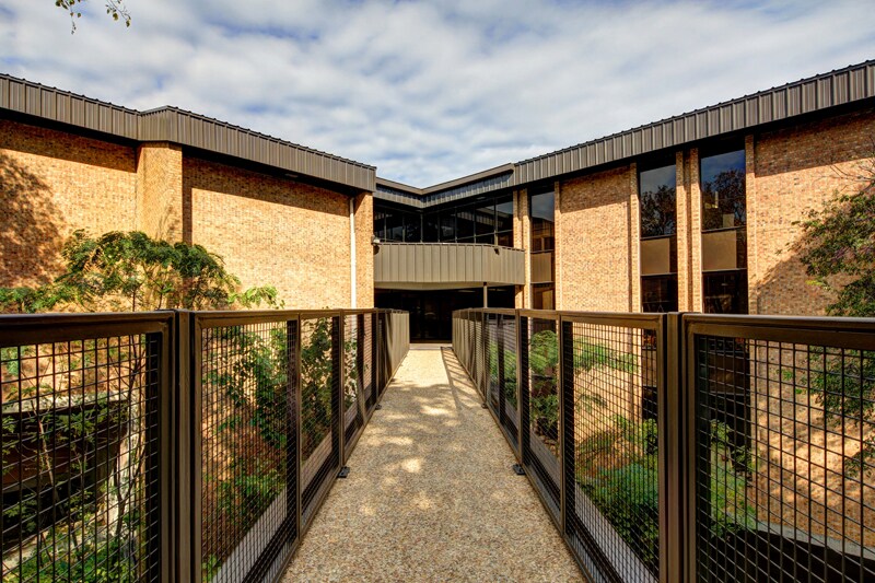 1524 S Interstate 35 S, Austin, TX à louer - Photo du bâtiment - Image 3 de 26