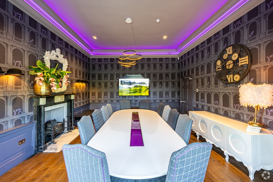 15 Queen St, Edinburgh for lease - Interior Photo - Image 2 of 33