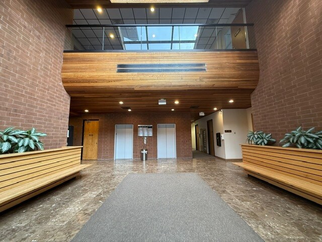 8774 Yates Dr, Westminster, CO à vendre - Photo du bâtiment - Image 3 de 9