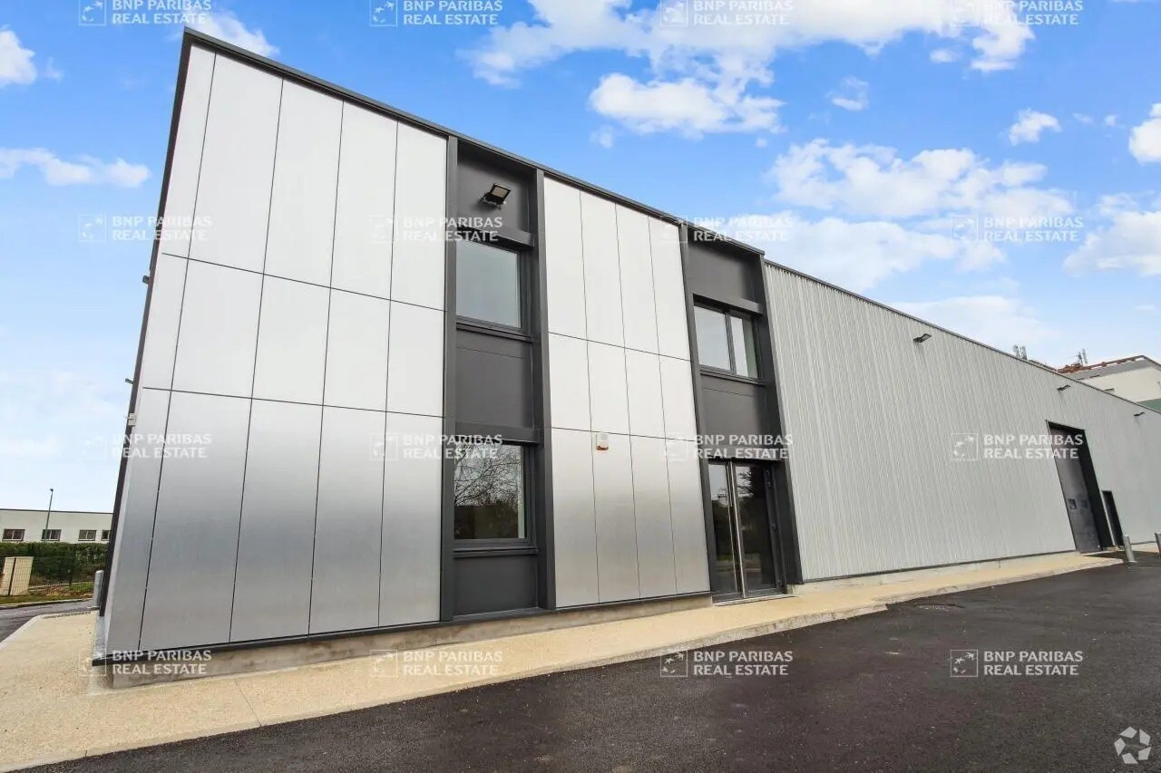Flex in Vaires-sur-Marne for lease Primary Photo- Image 1 of 3