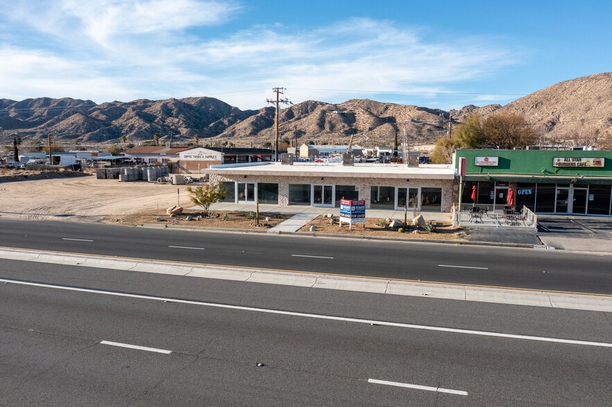 55684 Twentynine Palms Hwy, Yucca Valley, CA à louer - Photo du bâtiment - Image 2 de 26