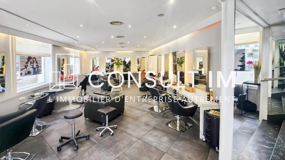 Retail in Paris for lease - Building Photo - Image 3 of 9