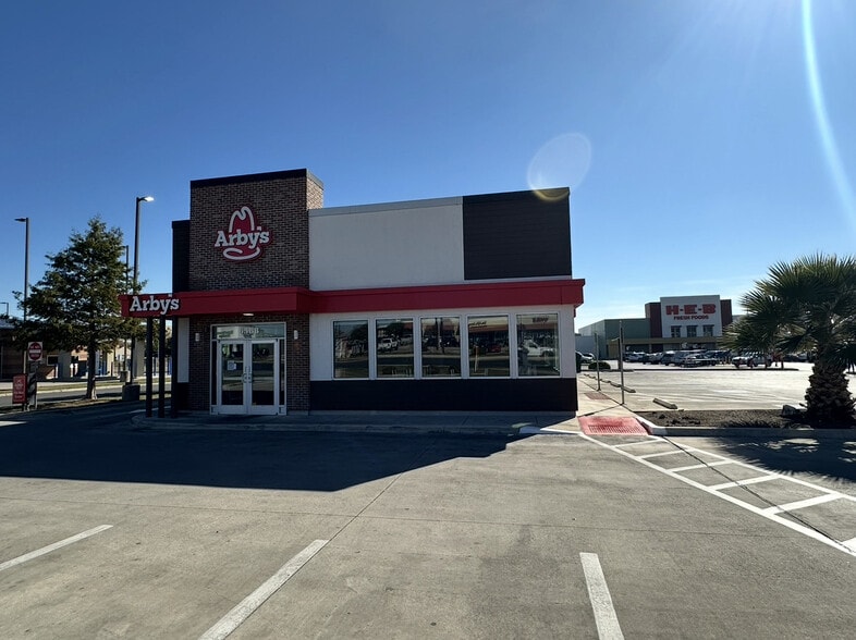 6588 FM 78, San Antonio, TX for lease - Building Photo - Image 2 of 3