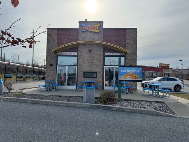 Plus de détails pour 368 E Route 211, Middletown, NY - Commerce de détail à louer