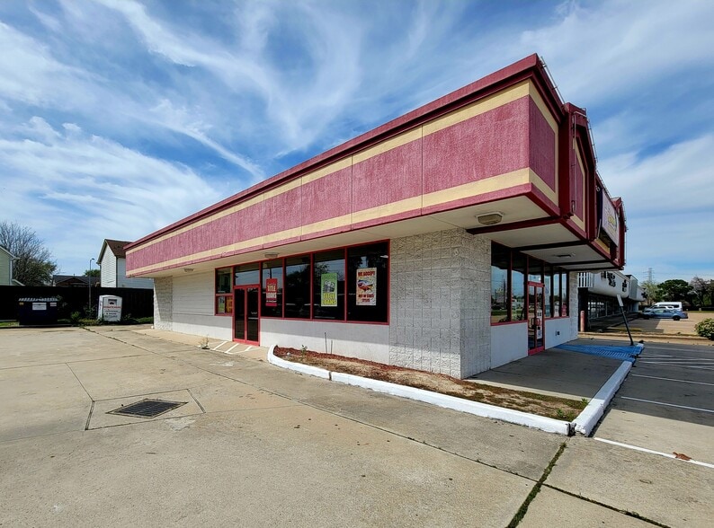 12011 Bammel North Houston Rd, Houston, TX for lease - Building Photo - Image 3 of 6