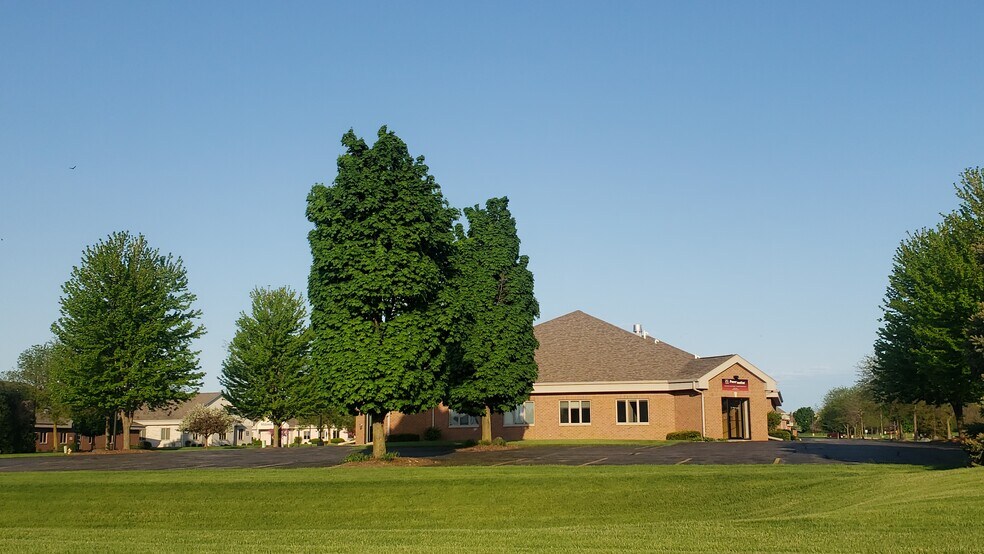 5485 W Grande Market Dr, Appleton, WI à louer - Photo du bâtiment - Image 2 de 10