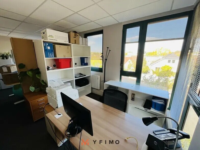 Bureau dans Saint-Germain-en-Laye à louer - Photo intérieure - Image 3 de 4