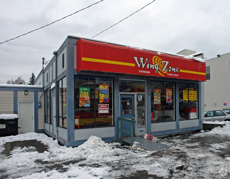 5042 Roosevelt Way, Seattle, WA à vendre - Photo principale - Image 1 de 2