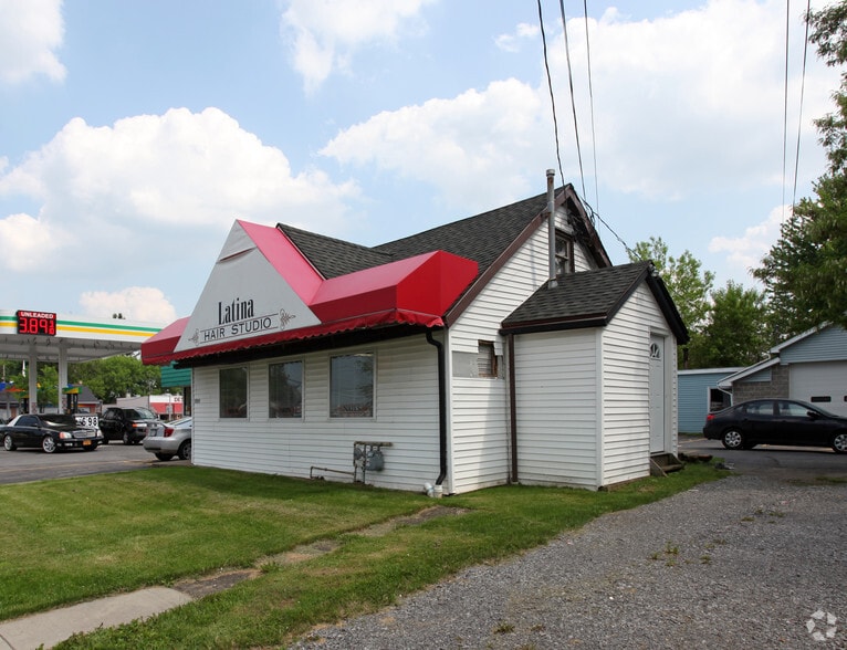 2223 Norton St, Rochester, NY for lease - Building Photo - Image 2 of 9