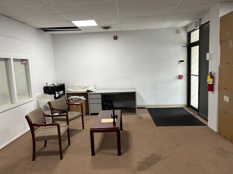 277 N Winton Rd, Rochester, NY for lease - Interior Photo - Image 3 of 8