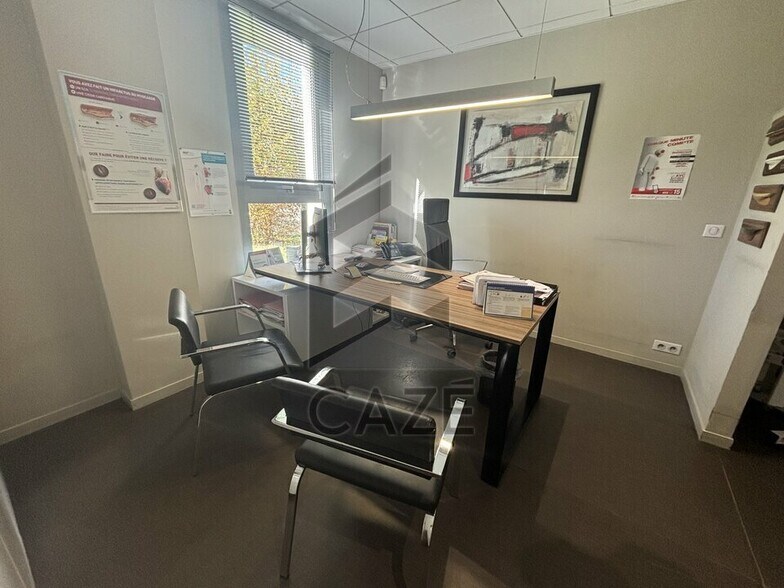 Office in Cenon for sale - Interior Photo - Image 3 of 8