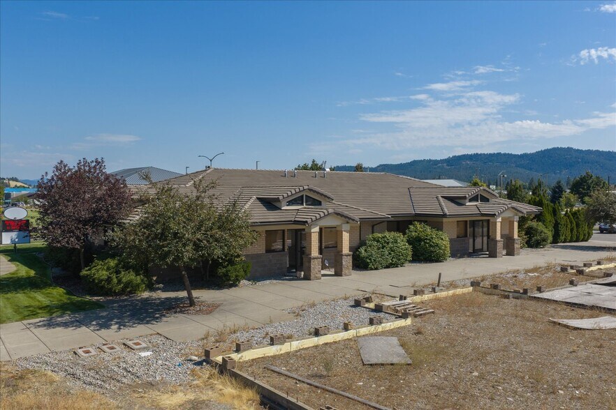 609 N Syringa St, Post Falls, ID à vendre - Photo du bâtiment - Image 2 de 41