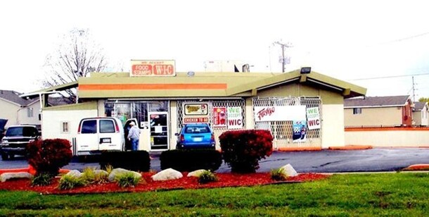 2008 W Coldwater Rd, Flint, MI à vendre Photo principale- Image 1 de 2