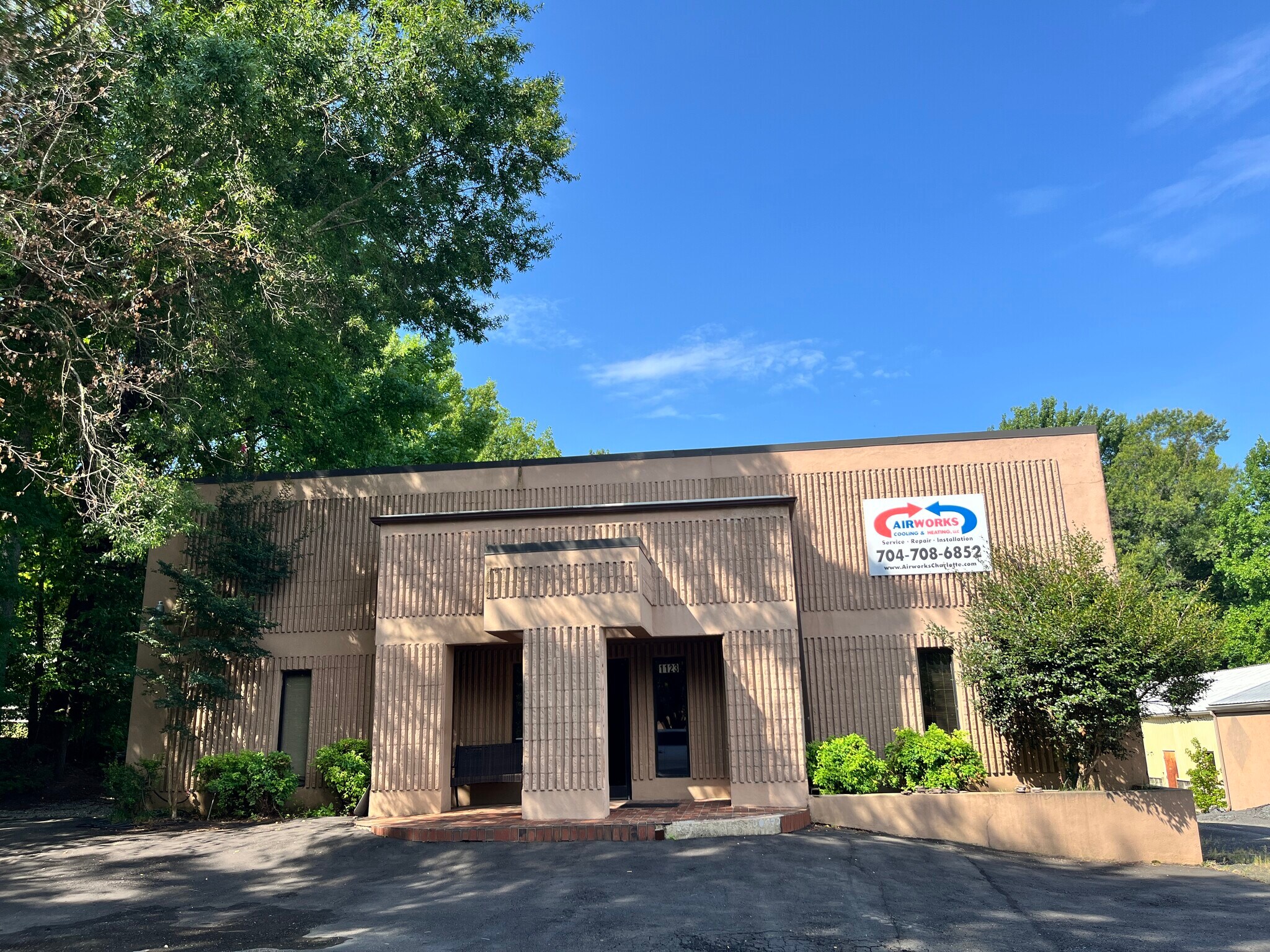 1123 Industrial Dr, Matthews, NC à vendre Photo du bâtiment- Image 1 de 1