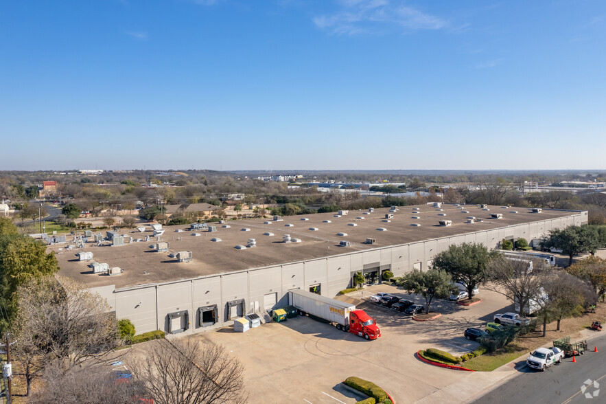 845 Interchange Blvd, Austin, TX à louer - Photo du bâtiment - Image 3 de 5