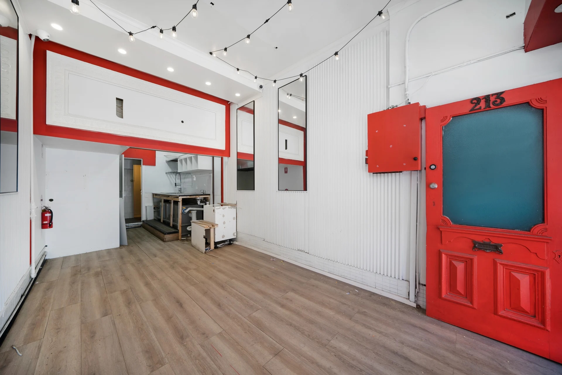 213 Carlisle St, Balaclava for lease Interior Photo- Image 1 of 3