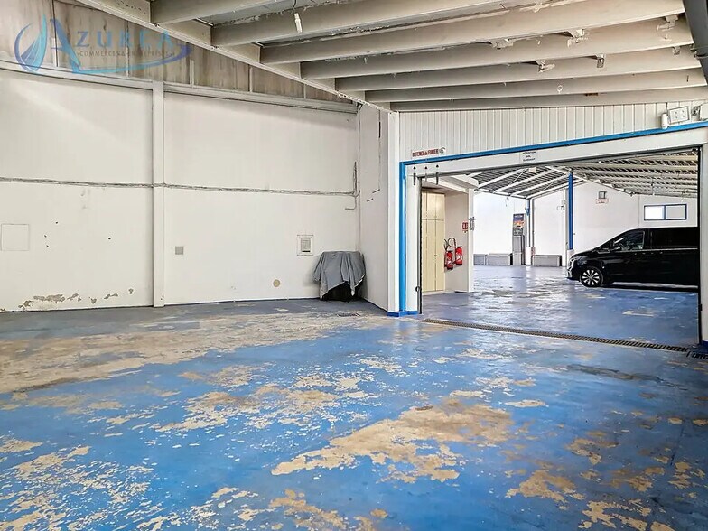 Industrial in Nice for sale - Interior Photo - Image 2 of 11