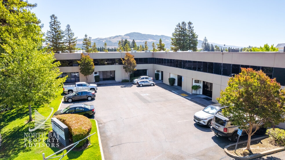 464 Kenwood Ct, Santa Rosa, CA à louer - Photo du bâtiment - Image 1 de 4