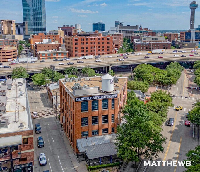 2211 N Lamar St, Dallas, TX à louer - Photo du bâtiment - Image 2 de 4