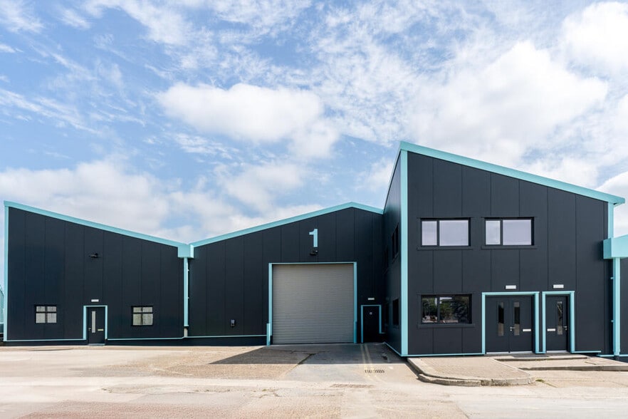 1 Wharf Ln, Basildon à louer - Photo du bâtiment - Image 1 de 9