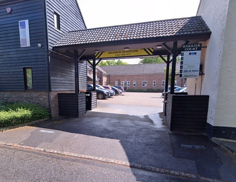 Woodside Rd, Luton à vendre - Photo du bâtiment - Image 3 de 4