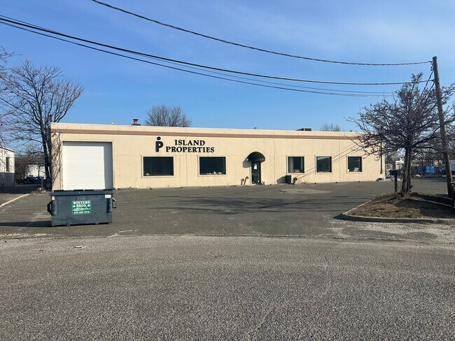 More details for 45 Sarah Dr, Farmingdale, NY - Industrial for Sale