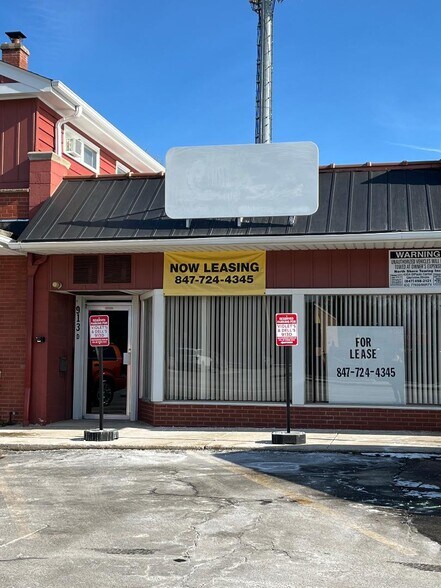 913 Greenwood Rd, Glenview, IL à louer - Photo du bâtiment - Image 1 de 2