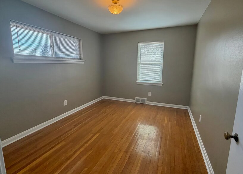 3814-3816 Nanz Ave, Louisville, KY à vendre - Photo du bâtiment - Image 3 de 7