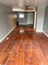 3325-3327 W Elm St, Mchenry, IL à louer Photo intérieure- Image 1 de 2