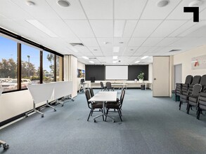 1492 Ferntree Gully Rd, Knoxfield for lease Interior Photo- Image 2 of 6