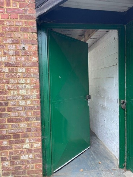 Unit 2, 100 Whitehill Rd, Southfleet à louer - Photo du bâtiment - Image 2 de 4