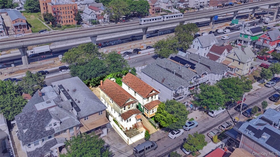 Prime Jamaica Assemblage Opportunity portefeuille de 2 propriétés à vendre sur LoopNet.ca - Aérien - Image 1 de 3