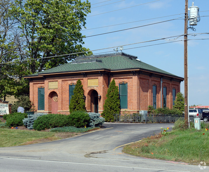 1036 S Thomas Rd, Fort Wayne, IN à louer - Photo du bâtiment - Image 2 de 4