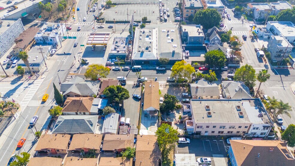 1319-1321 W 11th St, Los Angeles, CA à vendre - Photo du bâtiment - Image 3 de 18
