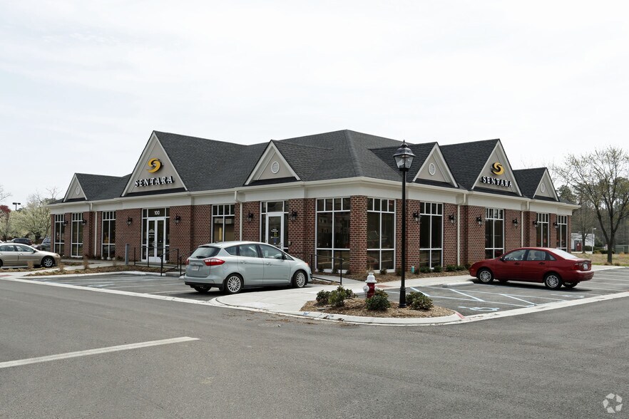 Nelson's Grant Marketplace portefeuille de 3 propriétés à vendre sur LoopNet.ca - Photo principale - Image 3 de 3