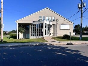 8495 Rue Adrien, Laval, QC for lease Building Photo- Image 1 of 8