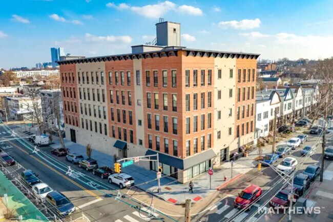 Plus de détails pour 132 Mallory Ave, Jersey City, NJ - Multi-résidentiel à vendre