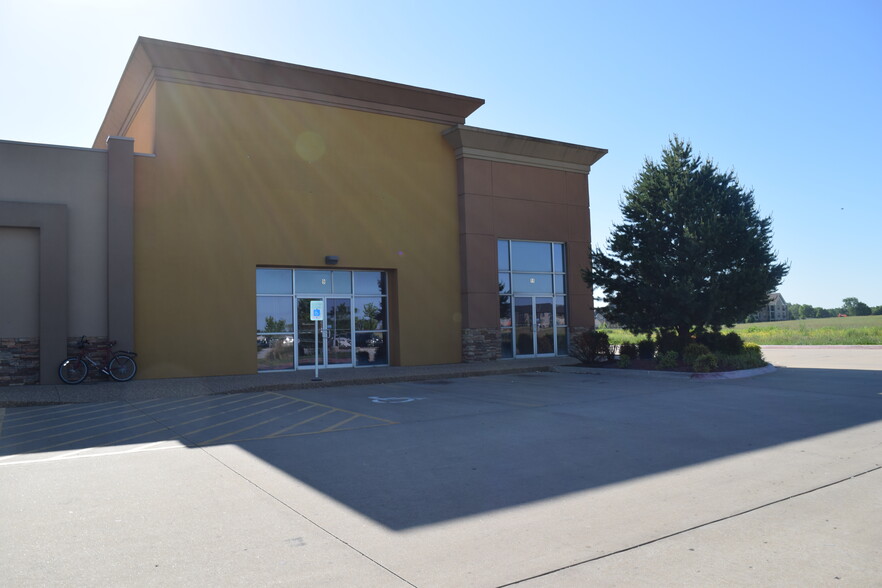 701 SW Regional Airport Blvd, Bentonville, AR for sale - Building Photo - Image 1 of 1