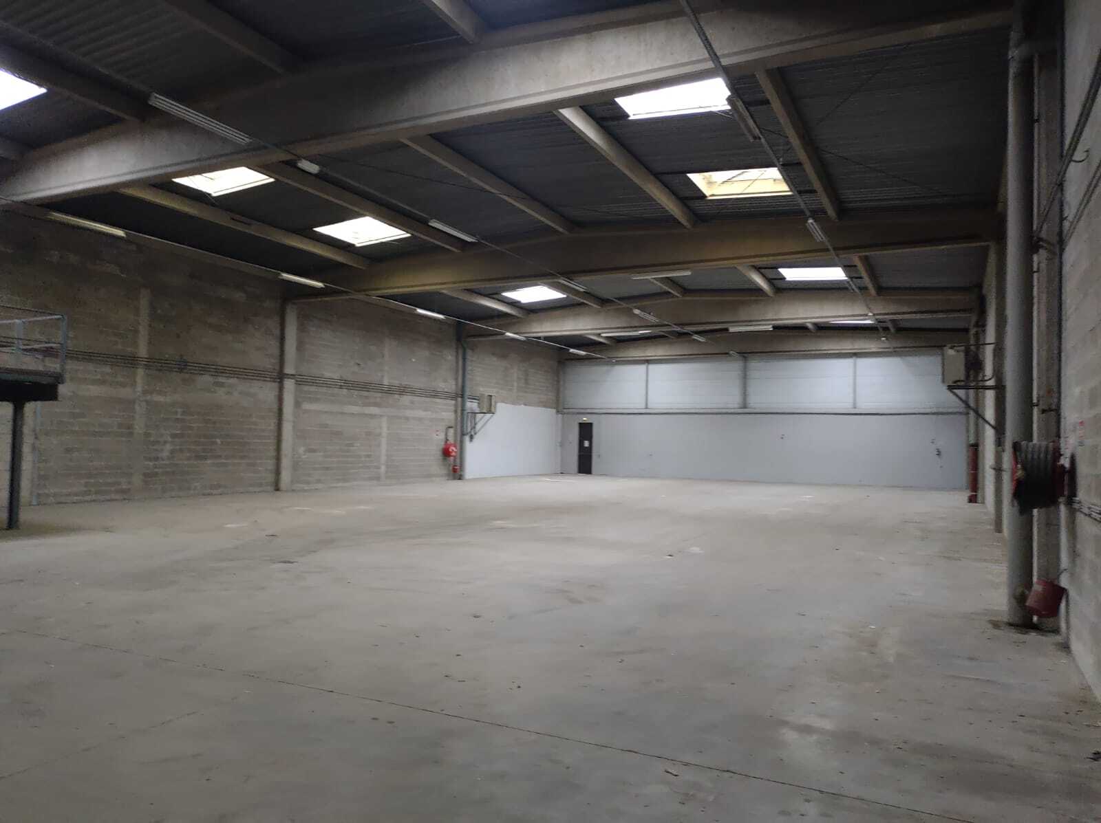 Flex in L'HAY-LES-ROSES for lease Interior Photo- Image 1 of 4